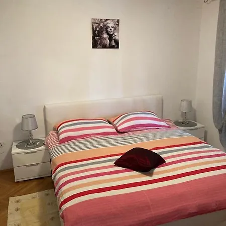 Nevia A/5 Apartment Porec